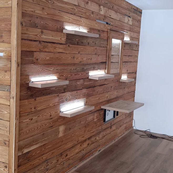 Příprava prodejny Jeztomarket - lokální&přírodní Najdete u nás skoro 5000 produktů fit nebo lokálních🇨🇿 #ceskebudejovice...